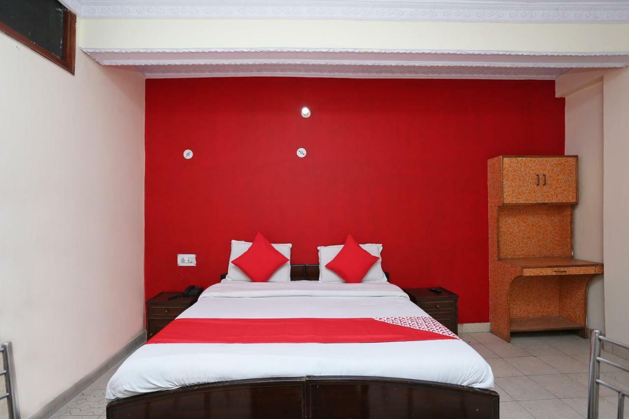Oyo 39830 Hotel Esquire Meerut Εξωτερικό φωτογραφία
