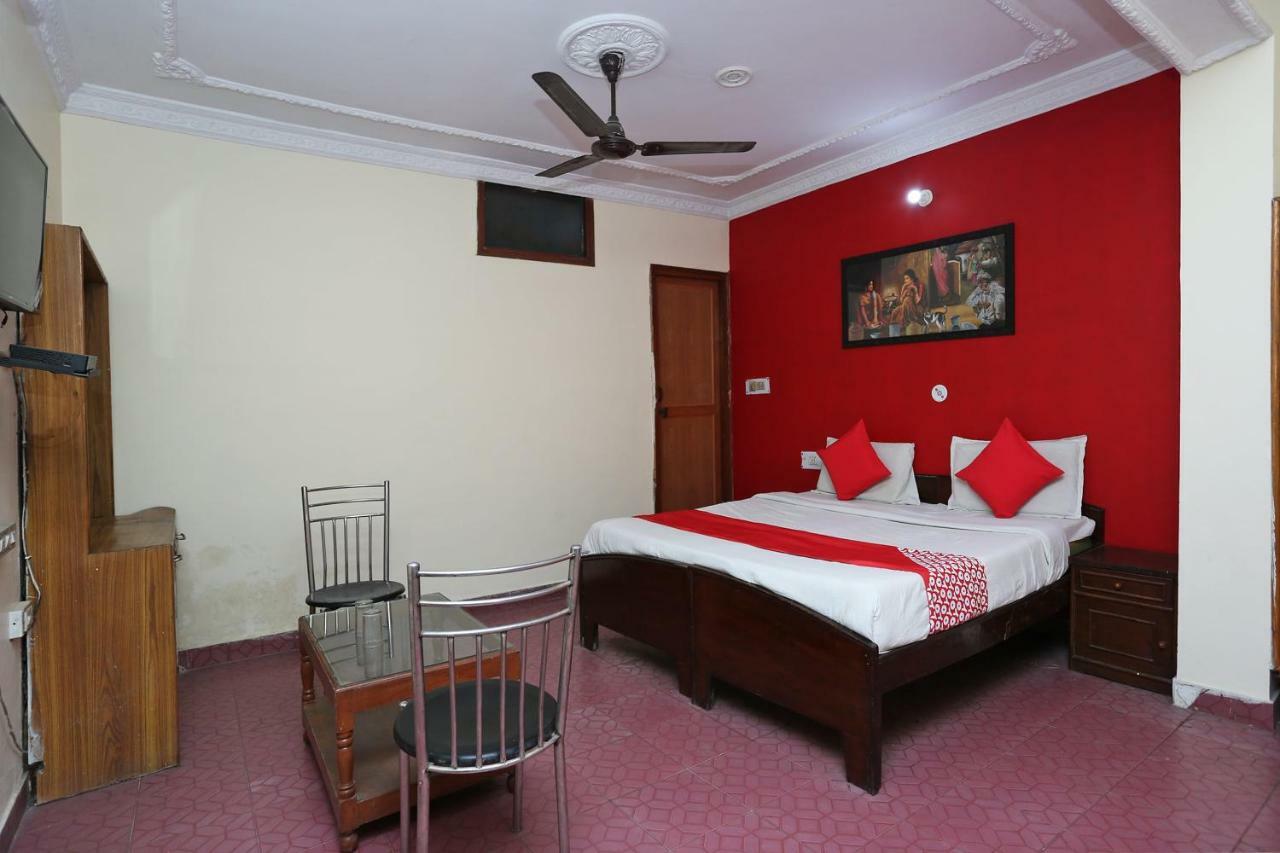 Oyo 39830 Hotel Esquire Meerut Εξωτερικό φωτογραφία