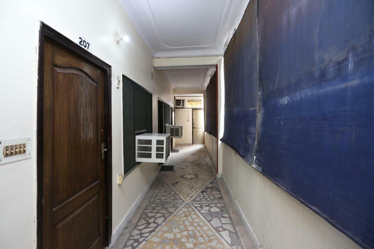 Oyo 39830 Hotel Esquire Meerut Εξωτερικό φωτογραφία