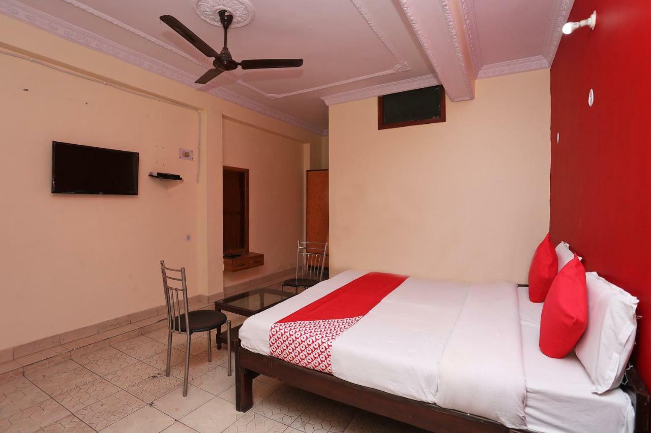 Oyo 39830 Hotel Esquire Meerut Εξωτερικό φωτογραφία