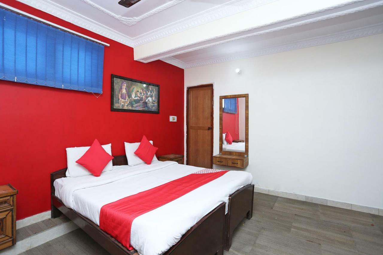 Oyo 39830 Hotel Esquire Meerut Εξωτερικό φωτογραφία