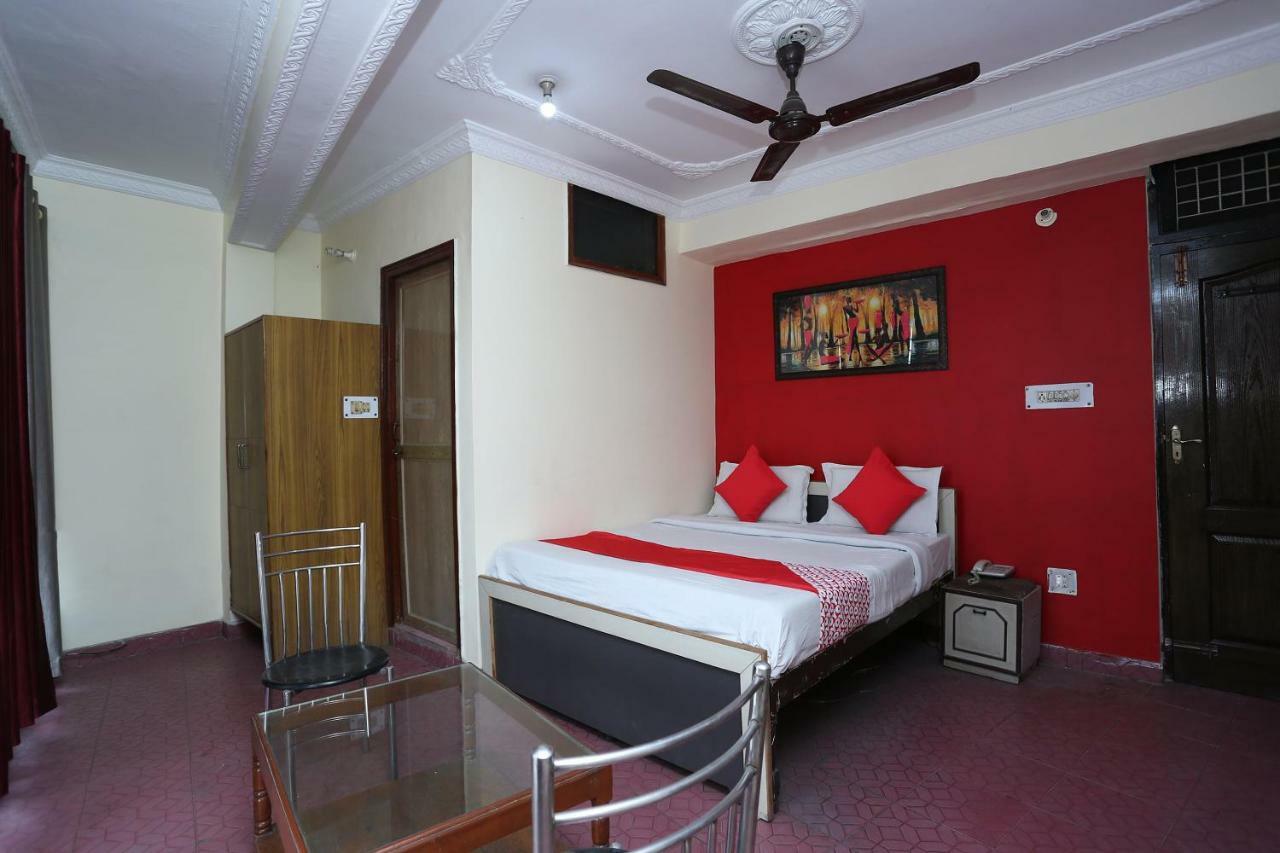 Oyo 39830 Hotel Esquire Meerut Εξωτερικό φωτογραφία