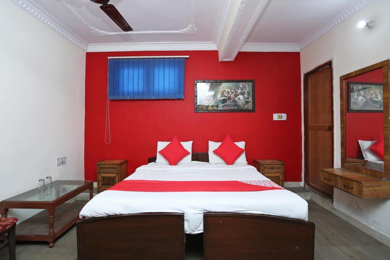 Oyo 39830 Hotel Esquire Meerut Εξωτερικό φωτογραφία